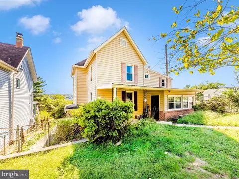Exterior - 709 E A St E, Brunswick, MD 21716 photo 7 of 15