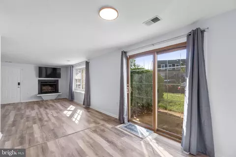 Living - 1225 E Danielle Dr #1225E, Frederick, MD 21703 photo 3 of 4