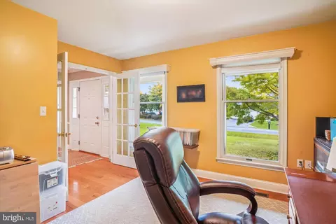 Entry Way - 8116 Laurel Ridge Rd, Frederick, MD 21702 photo 3 of 5