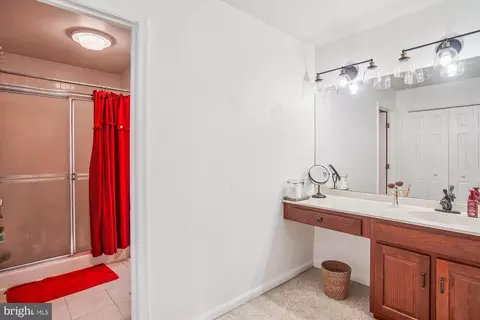 Bath - 8116 Laurel Ridge Rd, Frederick, MD 21702 photo 3 of 3