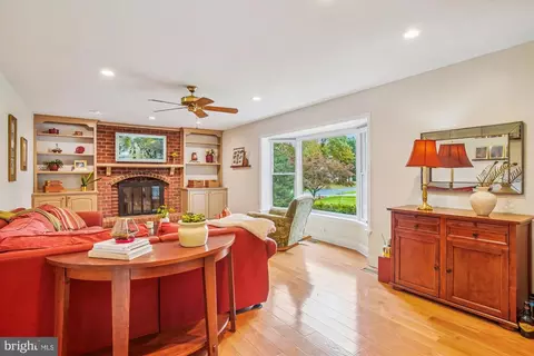 Living - 8116 Laurel Ridge Rd, Frederick, MD 21702 photo 1 of 2