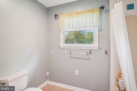 Bath - 8116 Laurel Ridge Rd, Frederick, MD 21702 photo 1 of 3