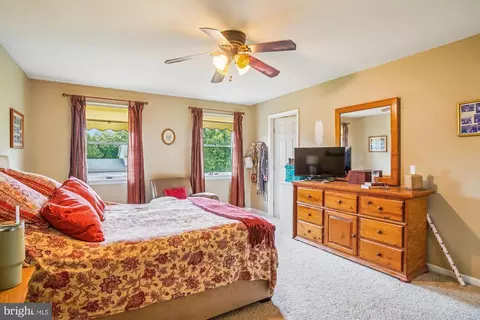 Bedroom - 8116 Laurel Ridge Rd, Frederick, MD 21702 photo 1 of 6