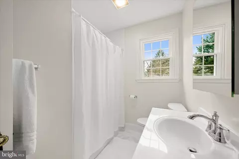 Bath - 1631 Shookstown Rd, Frederick, MD 21702 photo 1 of 4