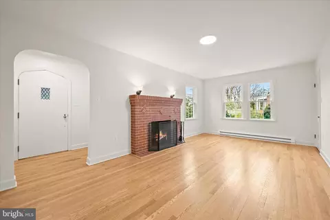 Living - 1631 Shookstown Rd, Frederick, MD 21702 photo 2 of 7