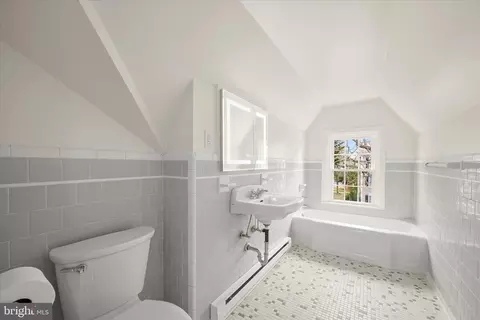 Bath - 1631 Shookstown Rd, Frederick, MD 21702 photo 3 of 4