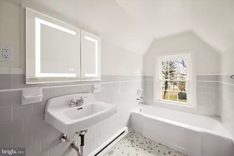 Bath - 1631 Shookstown Rd, Frederick, MD 21702 photo 4 of 4