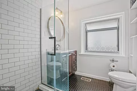 Bath - 103 Pennsylvania Ave, Frederick, MD 21701 photo 2 of 2