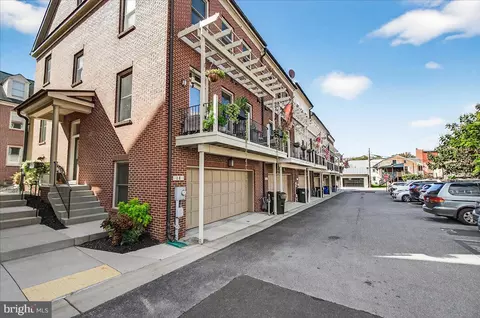 Exterior - 18 Maxwell Sq, Frederick, MD 21701 photo 16 of 18