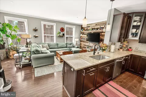 Kitchen - 18 Maxwell Sq, Frederick, MD 21701 photo 7 of 7