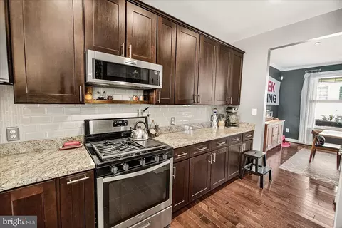 Kitchen - 18 Maxwell Sq, Frederick, MD 21701 photo 2 of 7