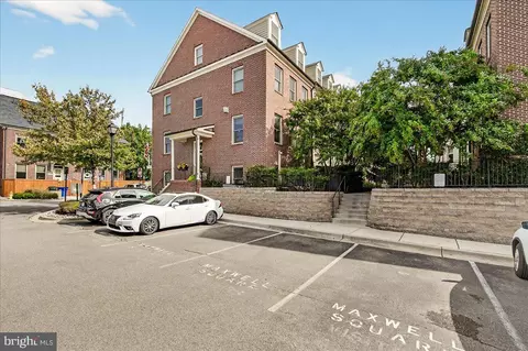 Exterior - 18 Maxwell Sq, Frederick, MD 21701 photo 12 of 18