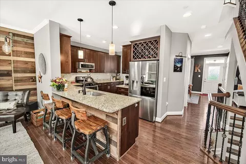 Kitchen - 18 Maxwell Sq, Frederick, MD 21701 photo 5 of 7