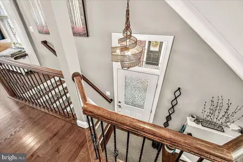 Entry Way - 18 Maxwell Sq, Frederick, MD 21701 photo 3 of 10