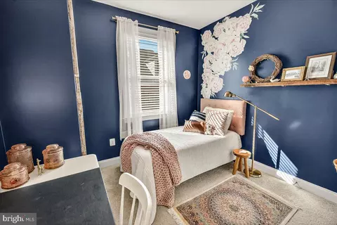 Bedroom - 18 Maxwell Sq, Frederick, MD 21701 photo 4 of 8