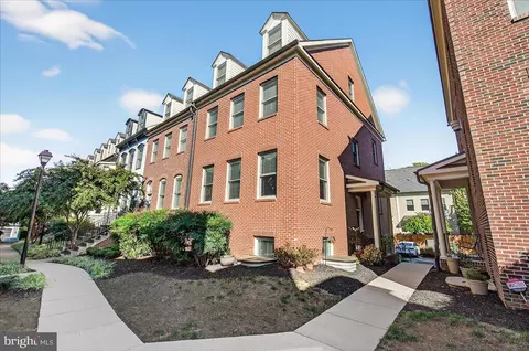 Exterior - 18 Maxwell Sq, Frederick, MD 21701 photo 15 of 18