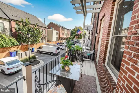 Exterior - 18 Maxwell Sq, Frederick, MD 21701 photo 7 of 18