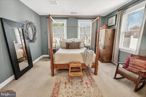 Bedroom - 18 Maxwell Sq, Frederick, MD 21701 photo 1 of 8
