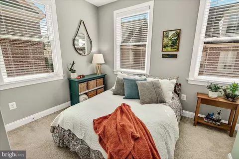 Bedroom - 18 Maxwell Sq, Frederick, MD 21701 photo 3 of 8