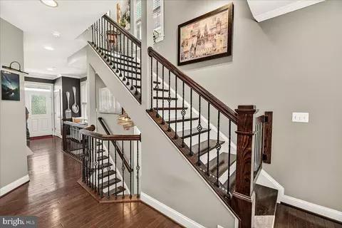 Entry Way - 18 Maxwell Sq, Frederick, MD 21701 photo 2 of 10