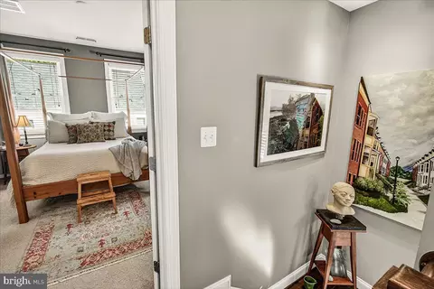 Entry Way - 18 Maxwell Sq, Frederick, MD 21701 photo 6 of 10
