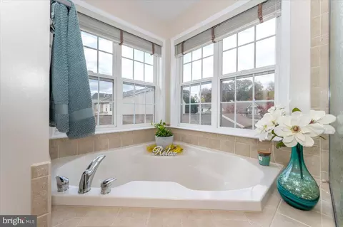 Bath - 3028 Sanctuary Ln, Frederick, MD 21701 photo 4 of 6