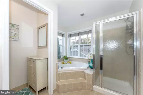 Bath - 3028 Sanctuary Ln, Frederick, MD 21701 photo 3 of 6