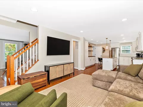 Living - 4533 Mountville Rd, Frederick, MD 21703 photo 3 of 5