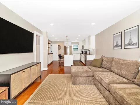 Living - 4533 Mountville Rd, Frederick, MD 21703 photo 4 of 5