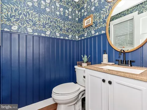 Bath - 4533 Mountville Rd, Frederick, MD 21703 photo 1 of 4