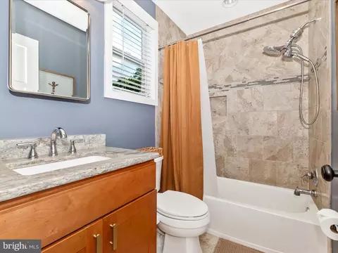 Bath - 4533 Mountville Rd, Frederick, MD 21703 photo 4 of 4