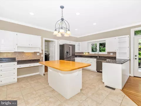 9010 Mountainberry Cir, Frederick, MD 21702 photo 14