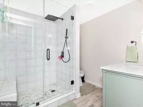Bath - 7996 Pleasant Ct, Frederick, MD 21701 photo 3 of 5