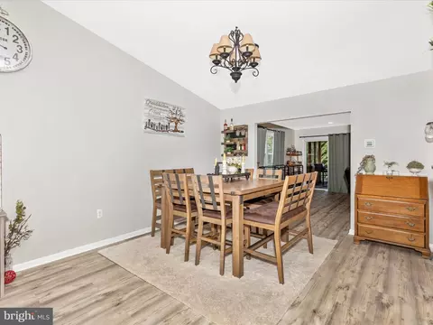 Dining - 7996 Pleasant Ct, Frederick, MD 21701 photo 2 of 4