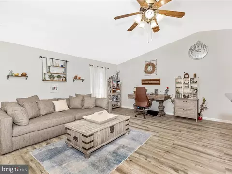 Living - 7996 Pleasant Ct, Frederick, MD 21701 photo 1 of 3