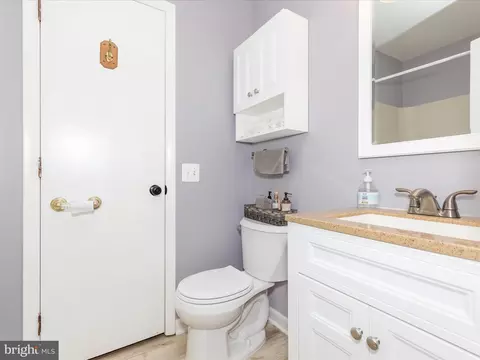 Bath - 7996 Pleasant Ct, Frederick, MD 21701 photo 1 of 5
