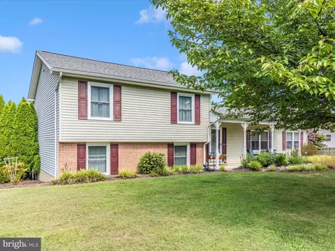Exterior - 7996 Pleasant Ct, Frederick, MD 21701 photo 4 of 12