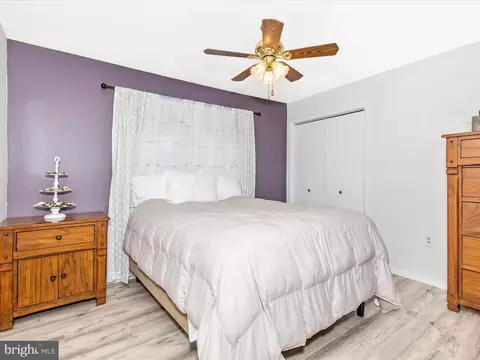Bedroom - 7996 Pleasant Ct, Frederick, MD 21701 photo 3 of 11