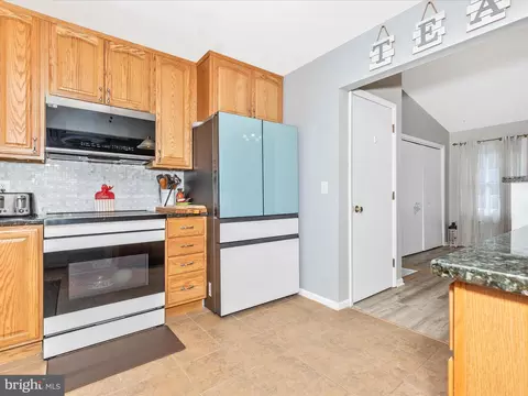 Kitchen - 7996 Pleasant Ct, Frederick, MD 21701 photo 2 of 3