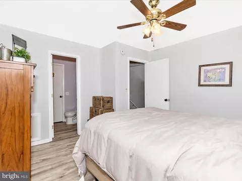 Bedroom - 7996 Pleasant Ct, Frederick, MD 21701 photo 4 of 11