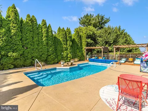 Exterior - 7996 Pleasant Ct, Frederick, MD 21701 photo 10 of 12