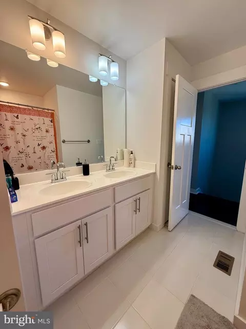 Bath - 1315 Marsalis Pl, Frederick, MD 21702 photo 2 of 3