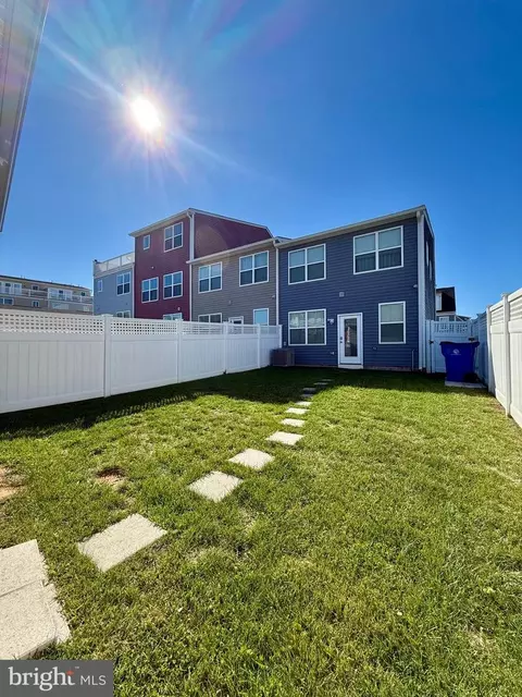 Exterior - 1315 Marsalis Pl, Frederick, MD 21702 photo 2 of 4