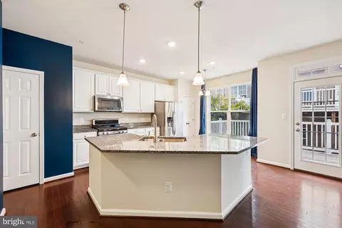 6146 Murray Ter, Frederick, MD 21703 photo 5