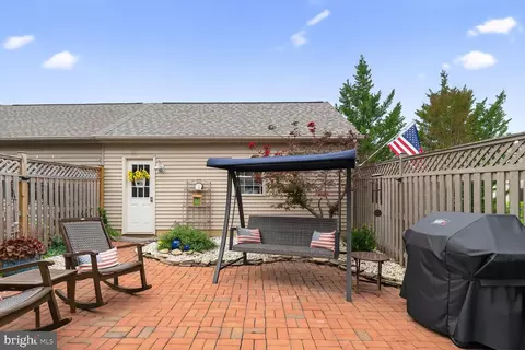 Exterior - 2204 Garden Ln, Frederick, MD 21701 photo 3 of 8