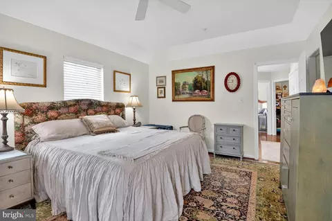 Bedroom - 2204 Garden Ln, Frederick, MD 21701 photo 4 of 8