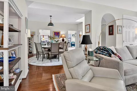 Dining - 2204 Garden Ln, Frederick, MD 21701 photo 2 of 2