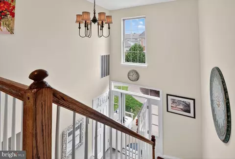 Entry Way - 2204 Garden Ln, Frederick, MD 21701 photo 3 of 5