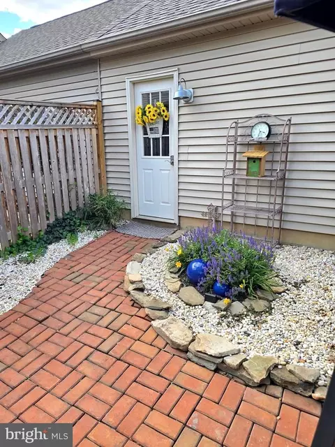Exterior - 2204 Garden Ln, Frederick, MD 21701 photo 7 of 8