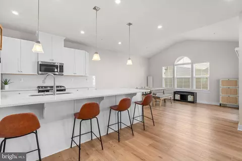 Entry Way - 203 Baughmans Ln, Frederick, MD 21702 photo 11 of 21